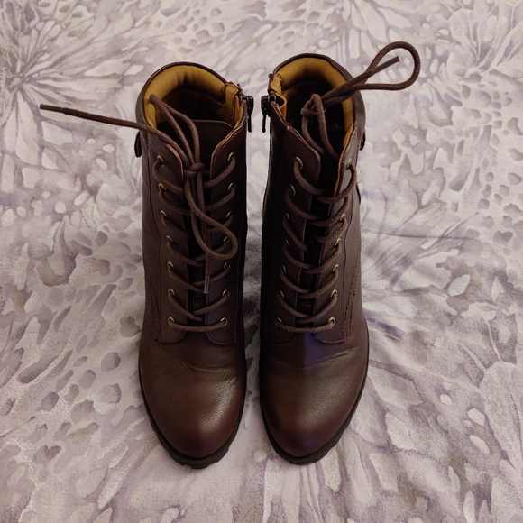 Style and Co., Heeled boots, burgundy purplish color, size:8 - Picture 4 of 8